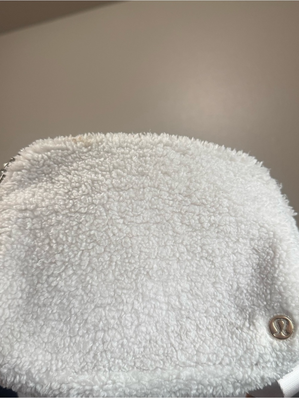 Lululemon Everywhere Fleece Belt Bag-Ivory